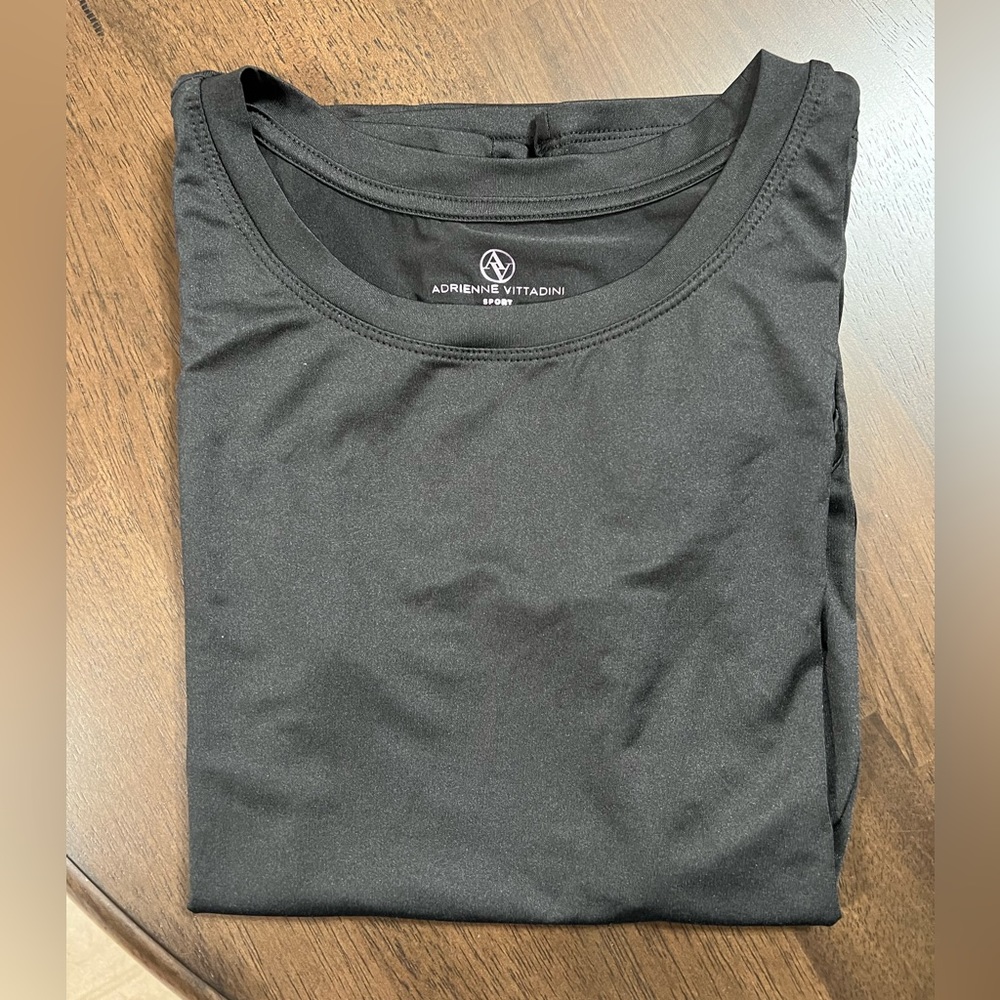 NWOT Adrienne Vittadini Sport Top